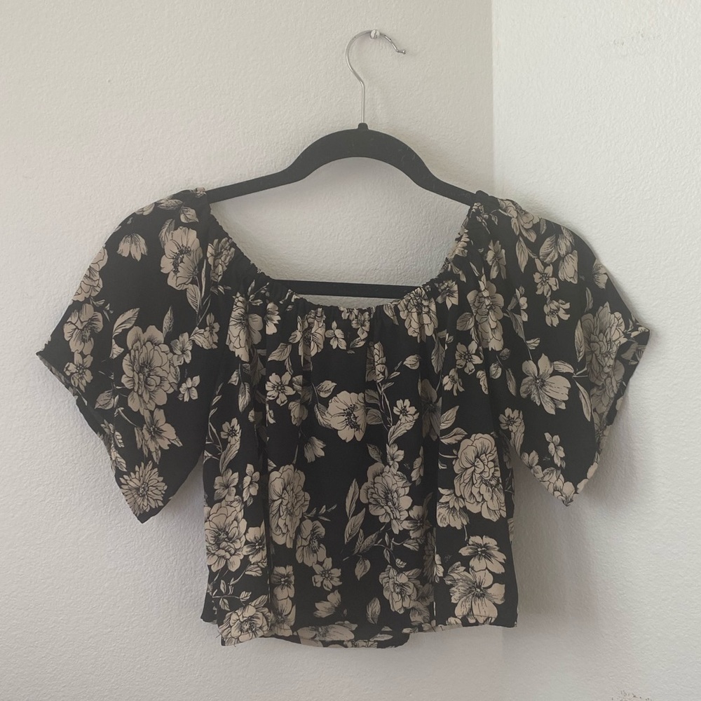 Floral flowy shirt